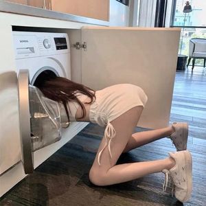 女人下面毛多日起太爽
