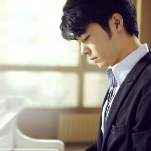 女人下面毛多日起太爽
